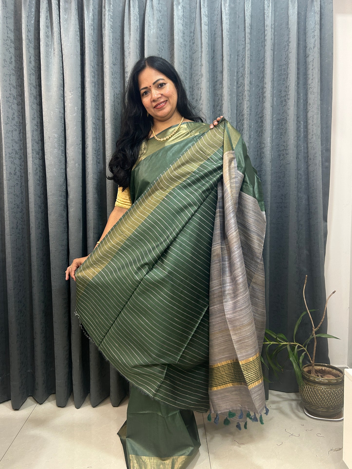 Dark Green- Grey Bafta Pure Silk with Geecha Pallu SPS110