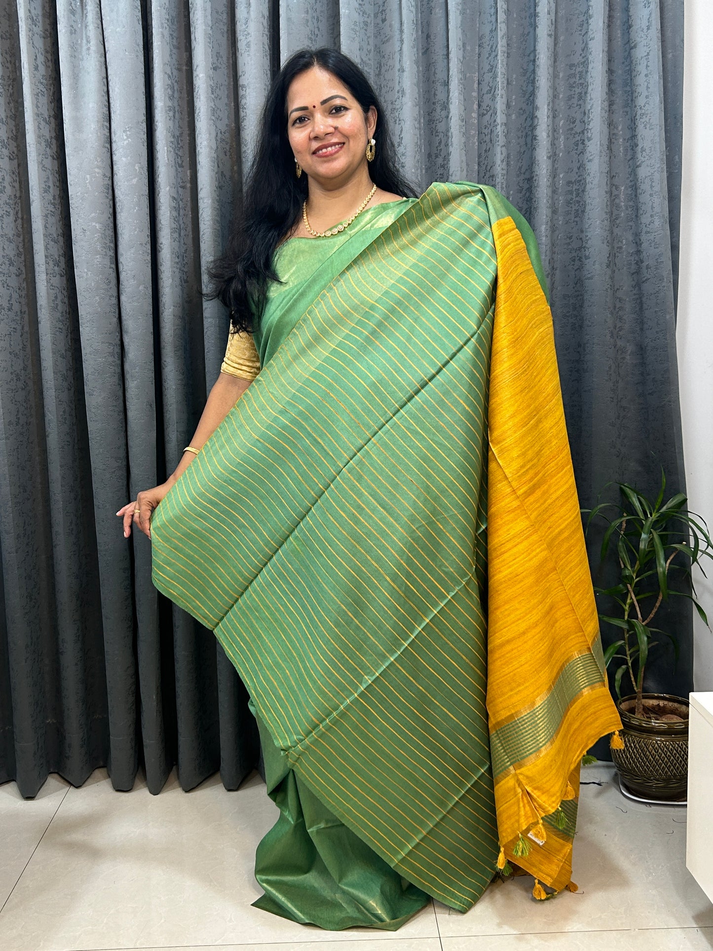 Parrot green- Mango yellow Bafta Pure Silk with Geecha Pallu SPS113