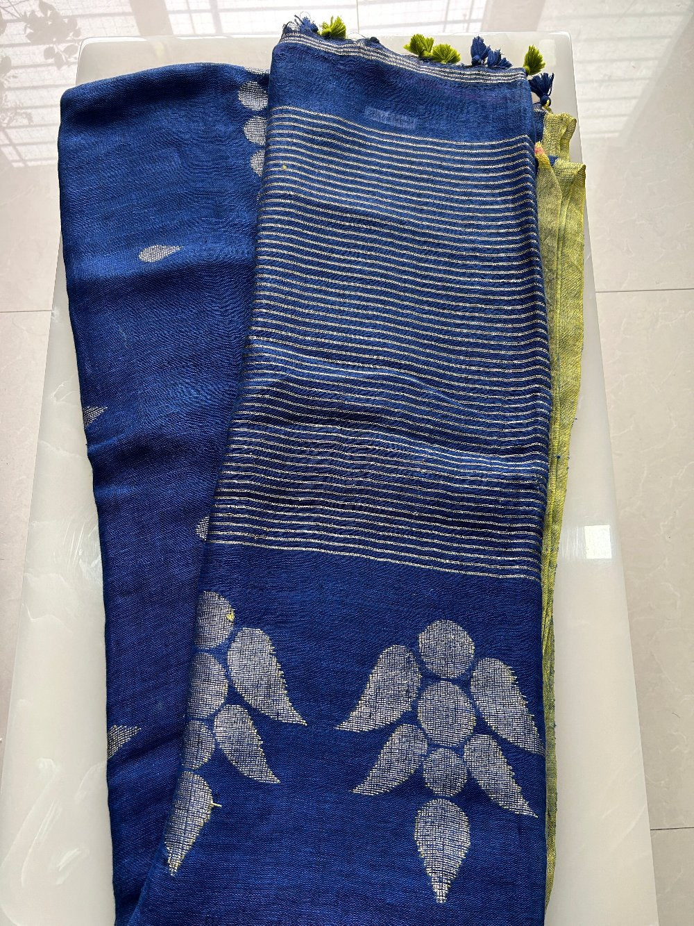 Blue and Green Jamdani weaving Pure Handloom Saree with Blouse Piece SLN40